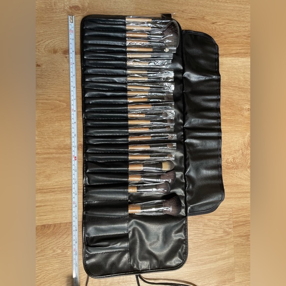 New NWOT My Brush Set 23 makeup brushes with case make up cosmetics - Picture 7 of 10